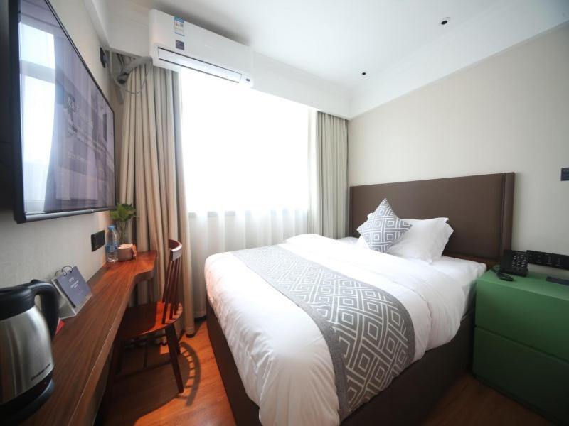 Gma Hotel Shanghai Wuning Road Zhenping Road Metro Station Exterior photo