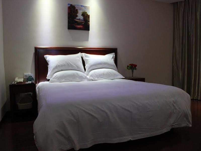 Gma Hotel Shanghai Wuning Road Zhenping Road Metro Station Exterior photo